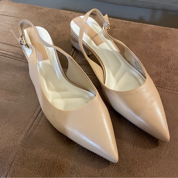 Franco Sarto Racer Slingback Chunky Heels Beige w/Pointed Toe EUC Size 8 W Wide - Picture 5 of 6